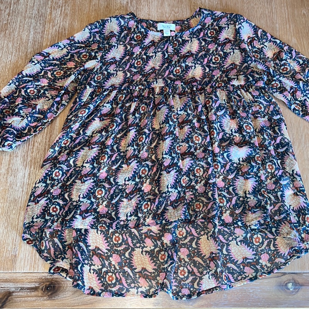 MynaBay blouse. Size M. NWOT.